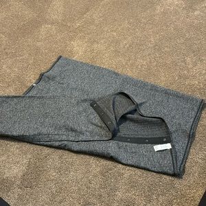 Lululemon heathered gray black vinyasa scarf EUC